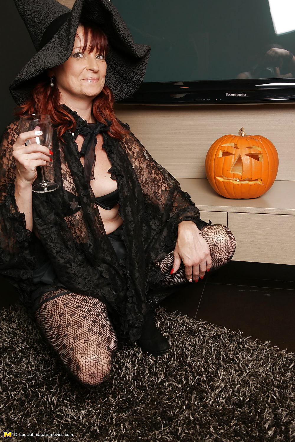 Alte Mütter Ficken Junge Mädchen Zu Lesbischen Halloween-Party-Teil 1 #21899641