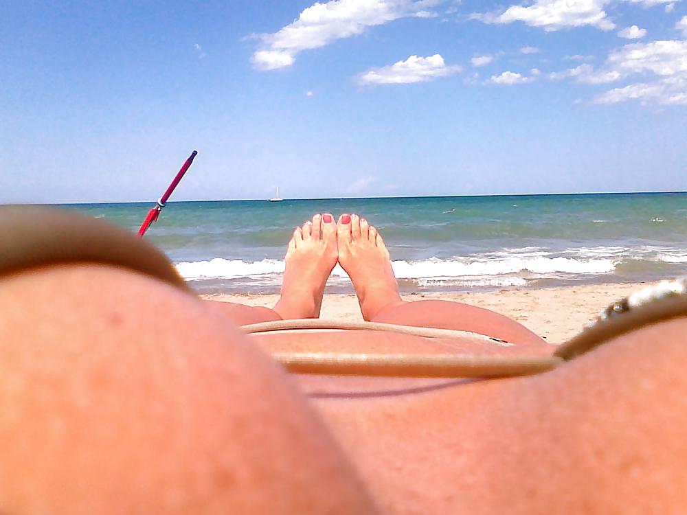 Piedi di amiche e parenti 2
 #16488919
