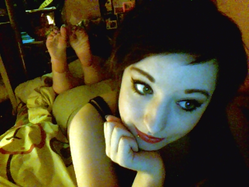 ニコルとその足
 #22666965