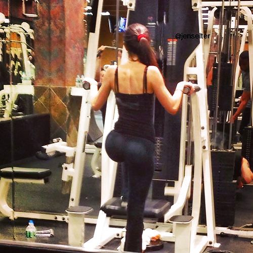 Jen Selter  yoga pants   #21993296