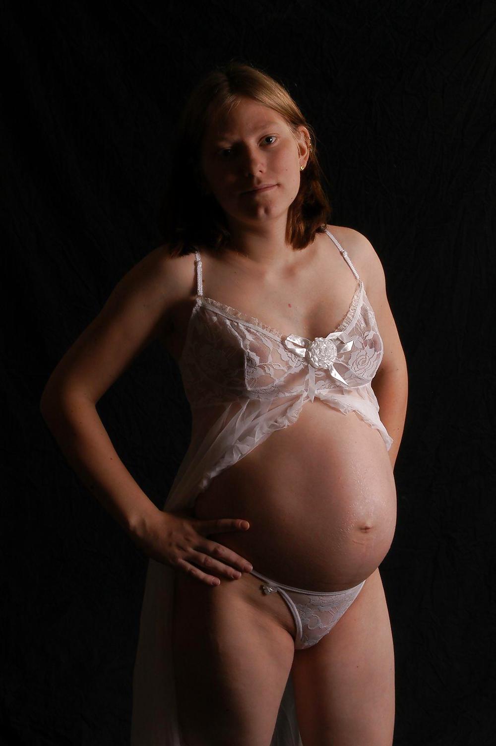 素敵な妊娠中のドイツ人女性
 #2126952