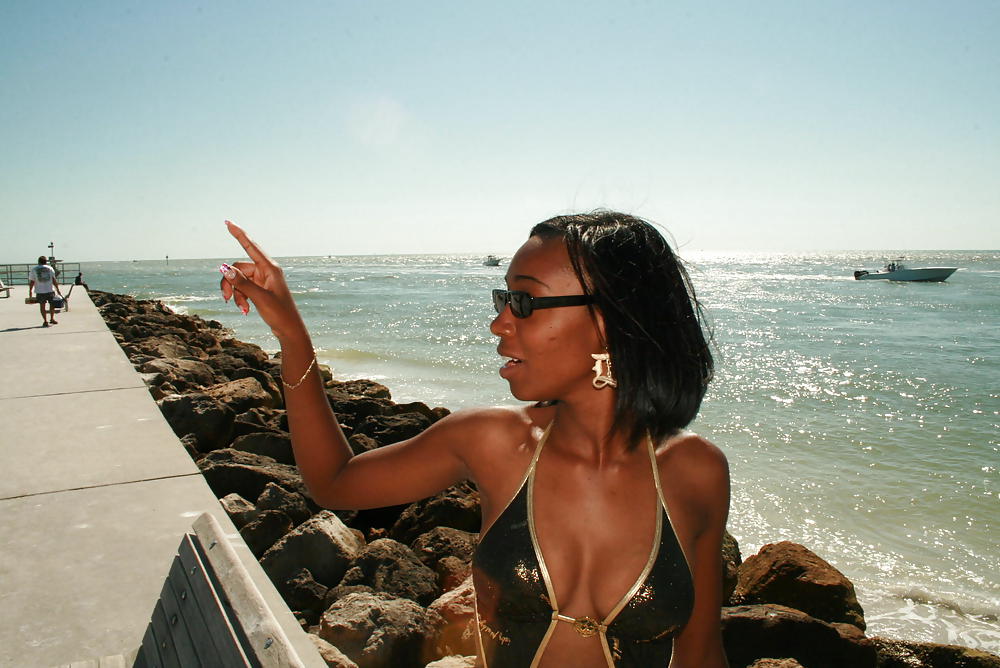 CUTE BLACK TEENS ON THE BEACH II #8003265