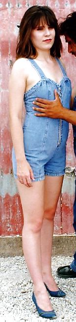 Brunette In Einem Hinterhof Gefickt #16386943