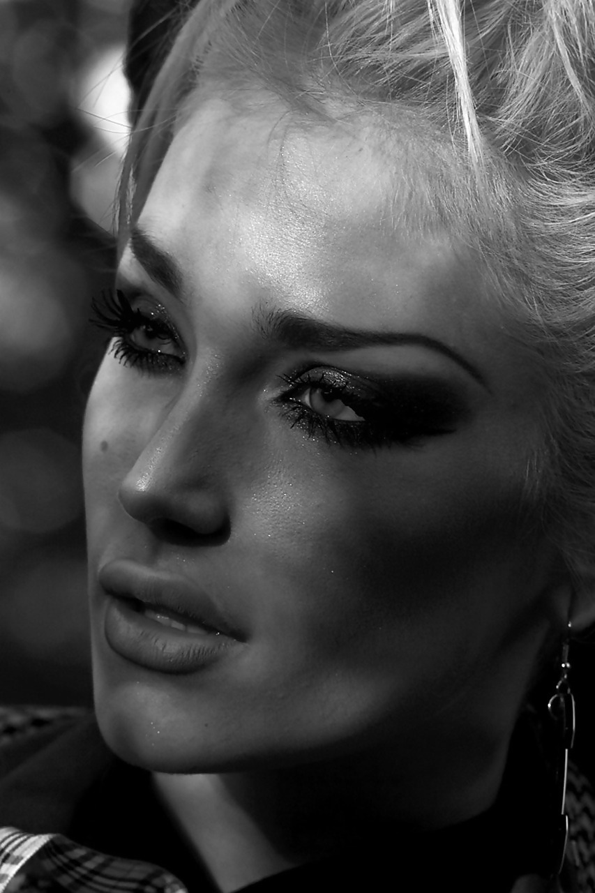 B & W - 女性たちへの頌歌
 #6228007