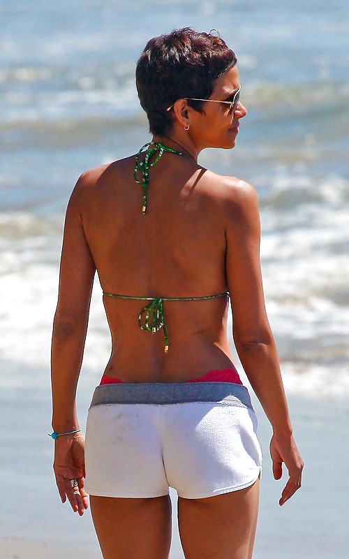 Halle berry  #10376257