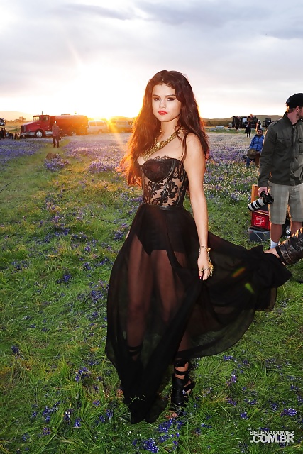 Selena gomez
 #14724591