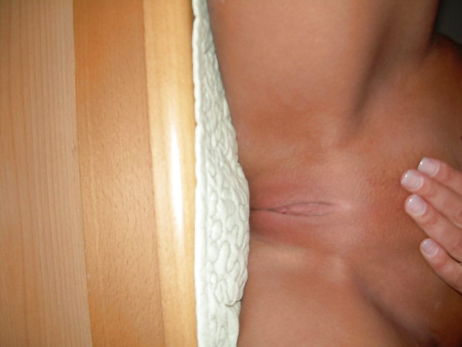 Chica amateur en lencería posa desnuda (lupus23)
 #9221831