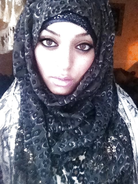 Turbanli hijab árabe, turco, asiático desnudo - no desnudo 03
 #15571754