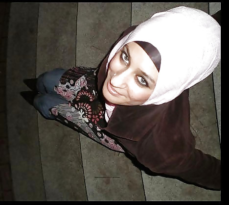 Turbanli hijab arabo, turco, asiatico nudo - non nudo 03
 #15572053