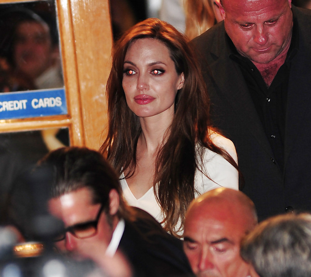 Angelina Jolie dining Tetou restaurant France #3826169
