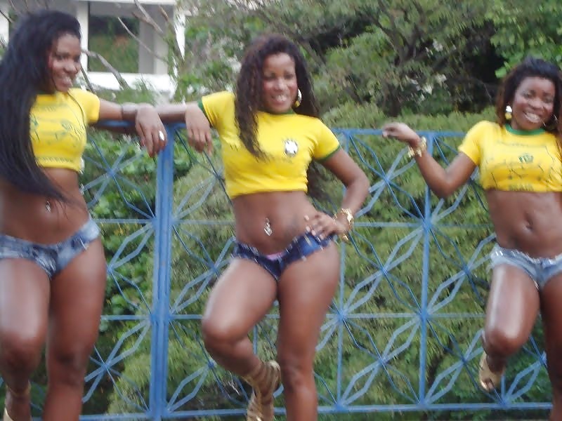 Girls from the favelas of Rio de Janeiro.(Personal Archive)1 #14237468