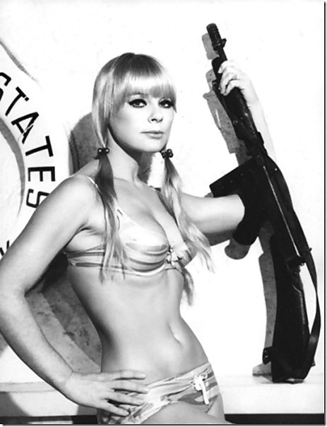 Catfight-Club Hot-Frauen-Pistolen #21871082