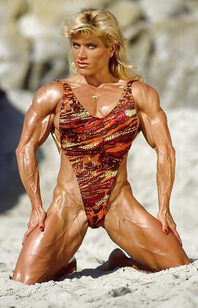 綺麗な筋肉の女性 5 by troc
 #4906374