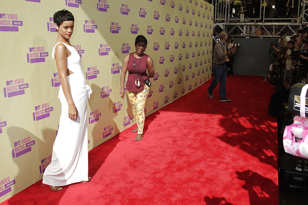 RIHANNA at the MTV VMAs SWEET BROWN SUGAR #11259715