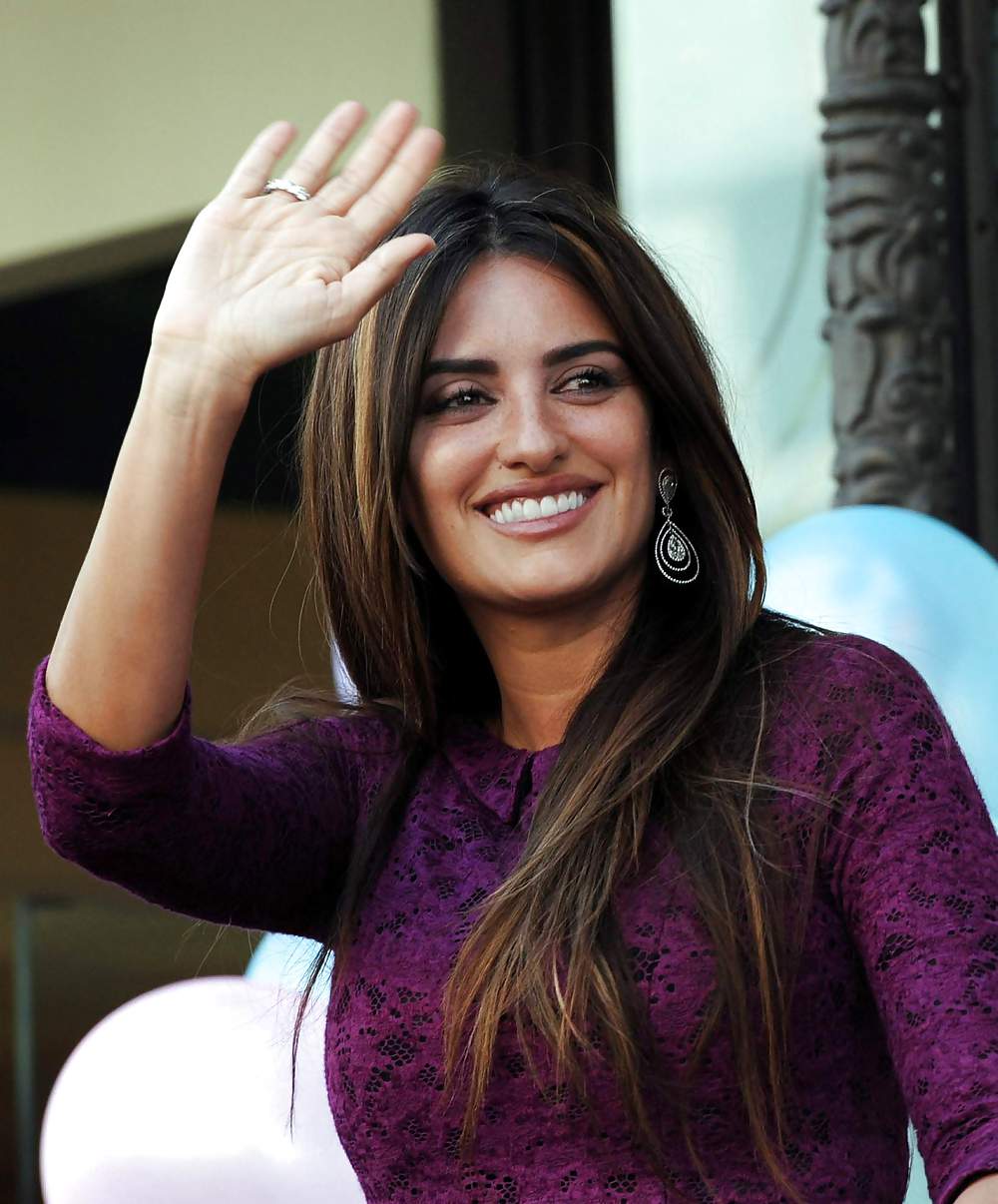 Penelope Cruz honored on The Hollywood Walk Of Fame #3356592