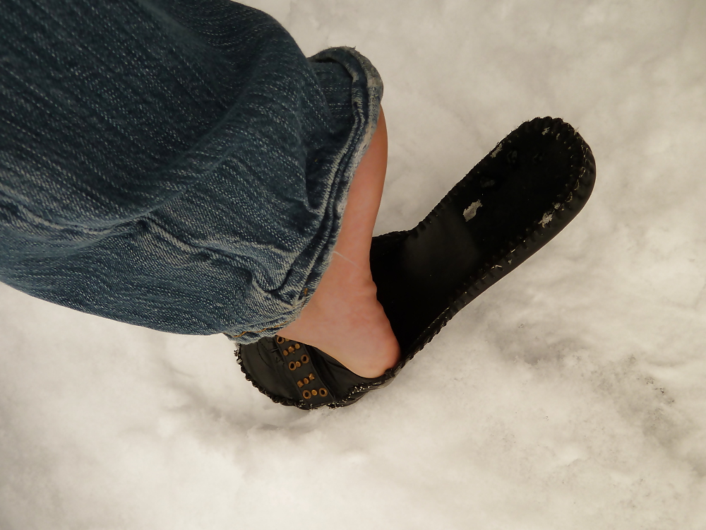 Feet in snow #8298999