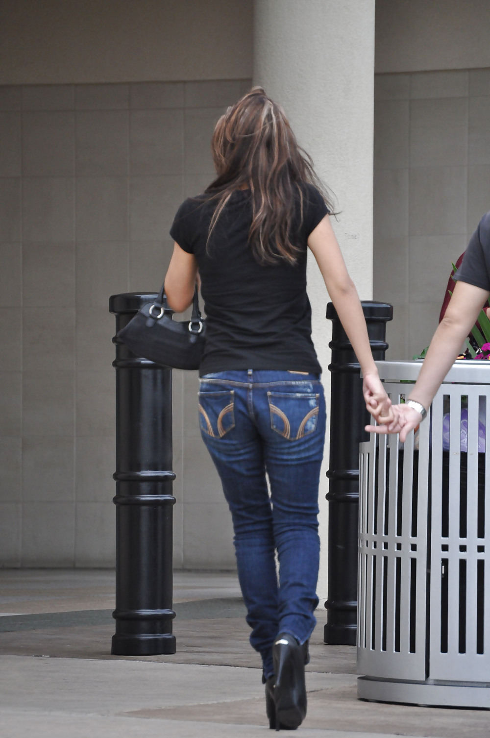 Tight jeans in public #4268065