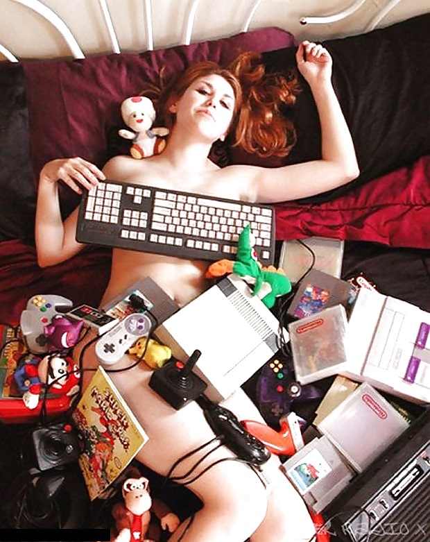 Ladies & Video games #9957175