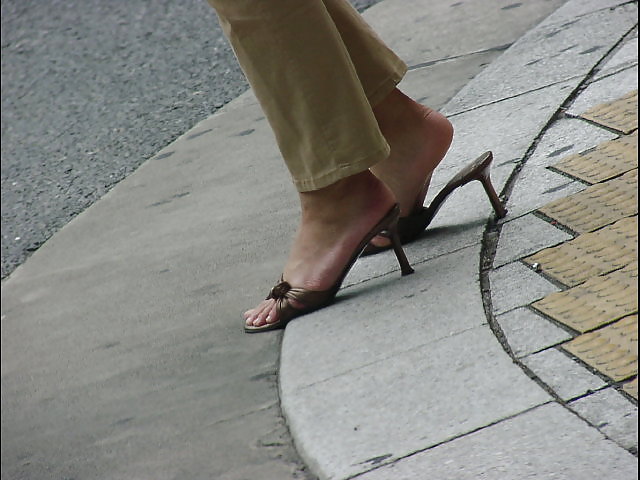 Tacones altos en las calles de Japón - vol. 2
 #4104377