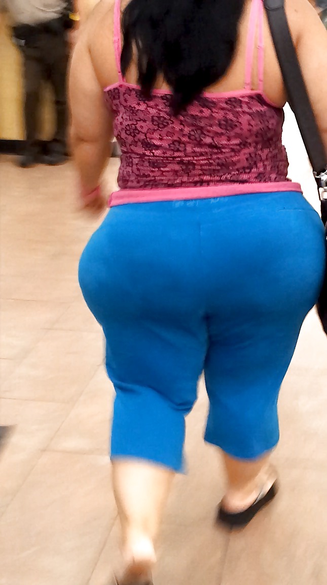 ¡Massive booty latina milf voyeur in tights! 
 #22074448