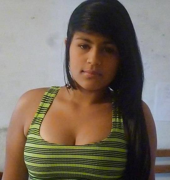 Demasiado joven para esas tetas (2)
 #21543101