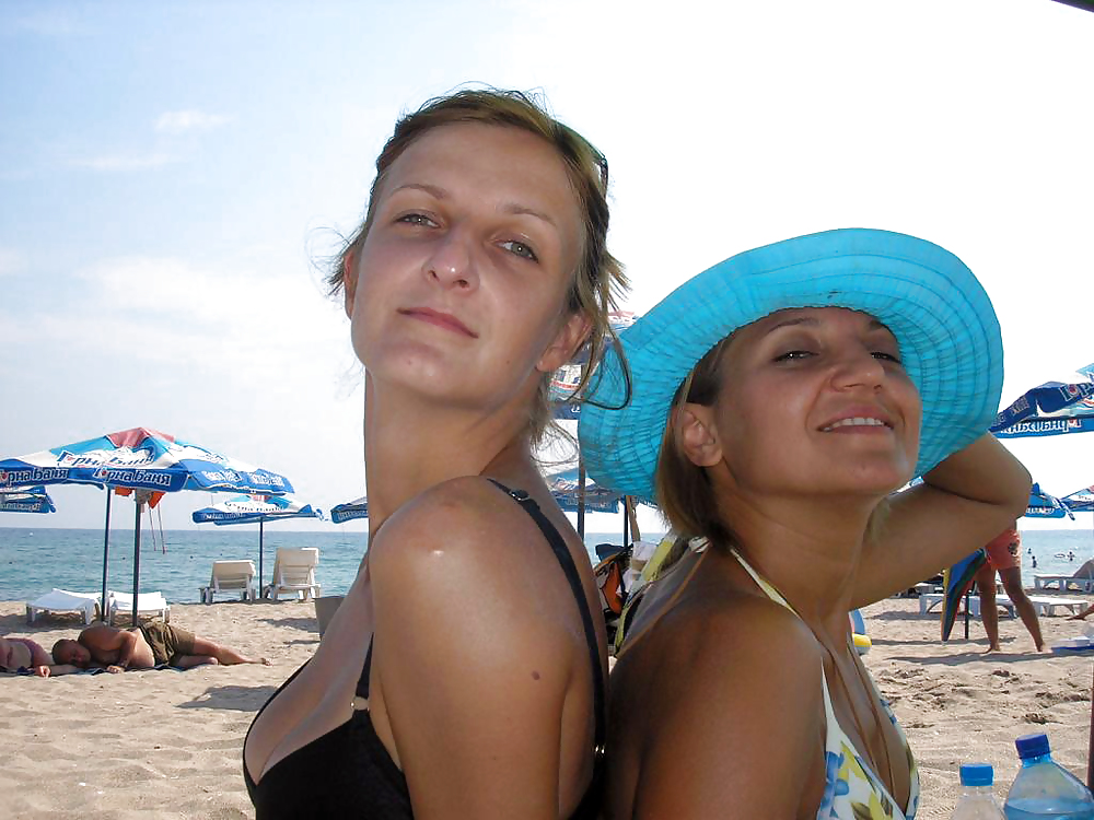 Ragazze bulgare della spiaggia del mare nero - xi
 #14999616