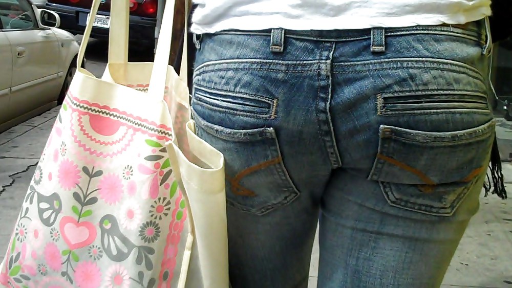 Culos y traseros en jeans ajustados
 #3178883