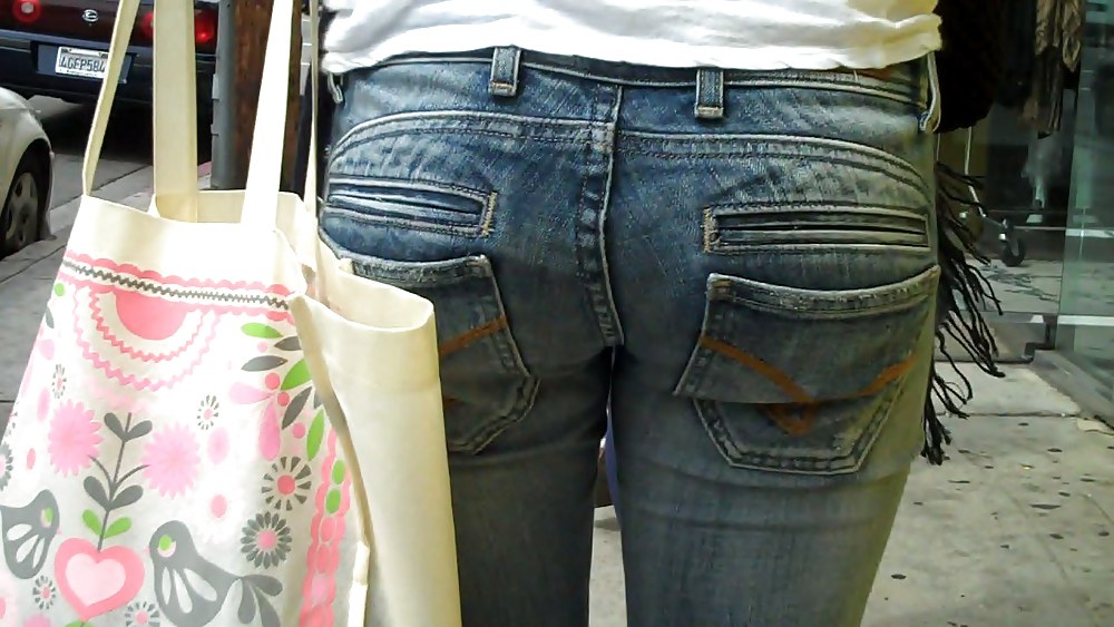 Culos y traseros en jeans ajustados
 #3179016