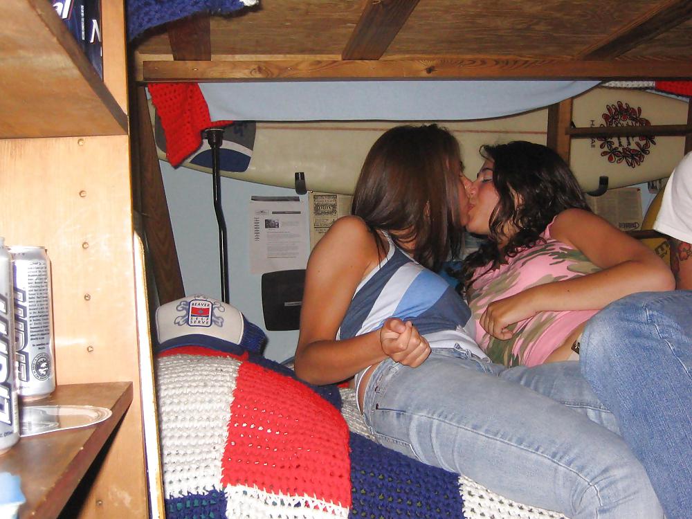 Queens in Jeans LVXV - a few lesbians #16248004