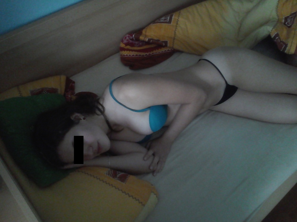 Exposed 18yo Girlfriend - Amateur German Private Nude 1 #18819280