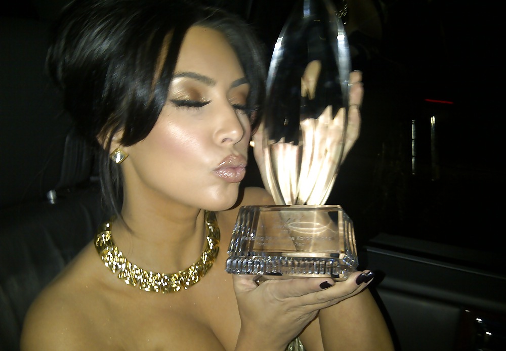 Kim Kardashian 2011 Twit Bilder #4627776