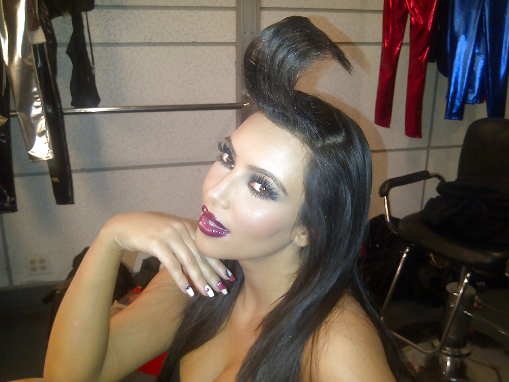 Kim kardashian 2011 twit pics
 #4627855