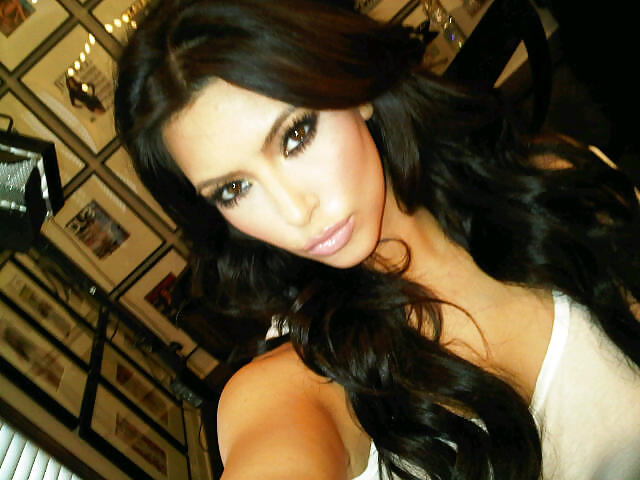 Kim Kardashian 2011 Twit Pics #4627864