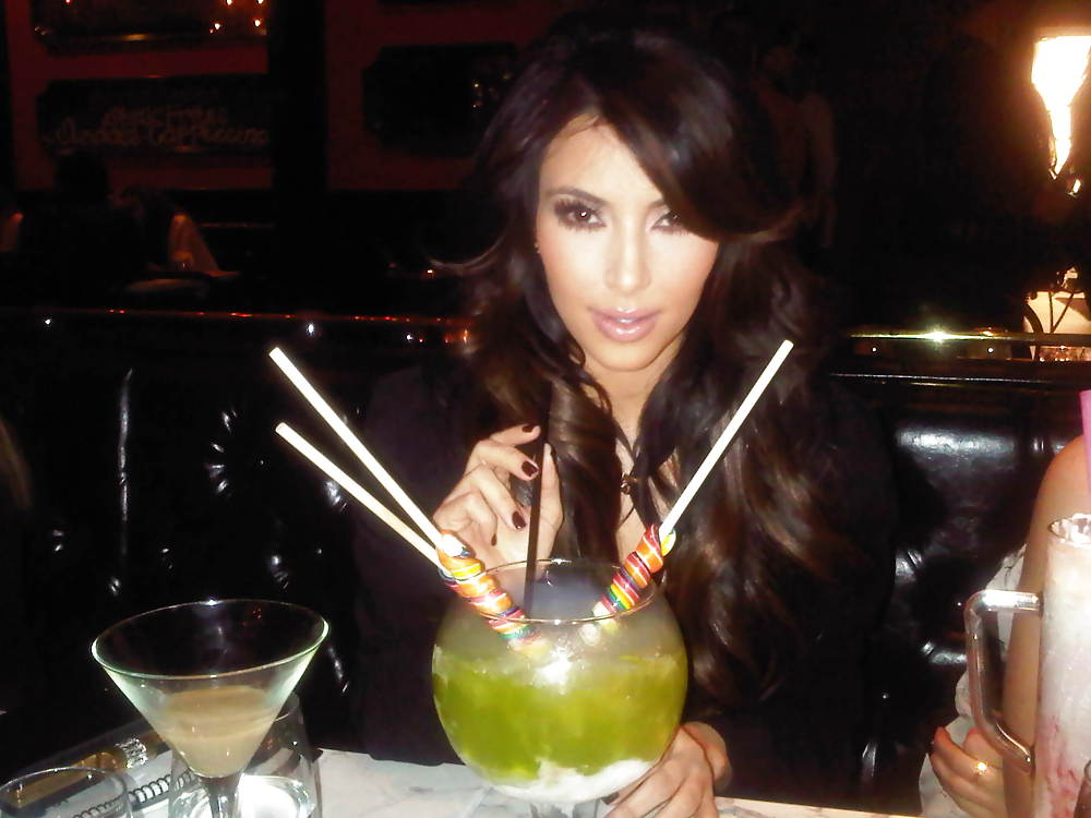 Kim Kardashian 2011 Twit Pics #4627874