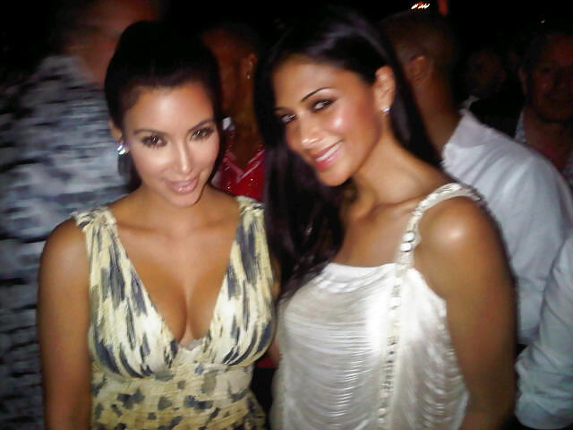 Kim Kardashian 2011 Twit Pics #4628046