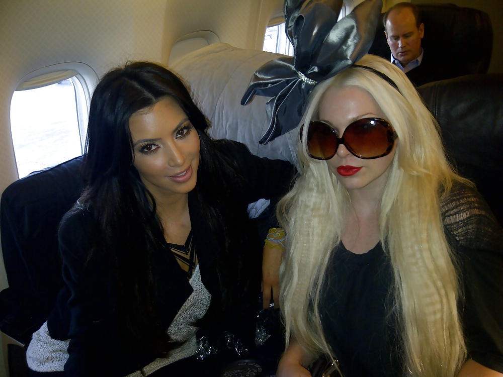Kim Kardashian 2011 Twit Bilder #4628103