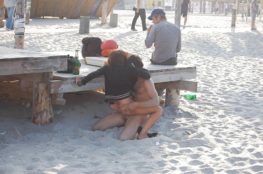 Sexo en grupo amateur playa #rec voyeur g3
 #6385812