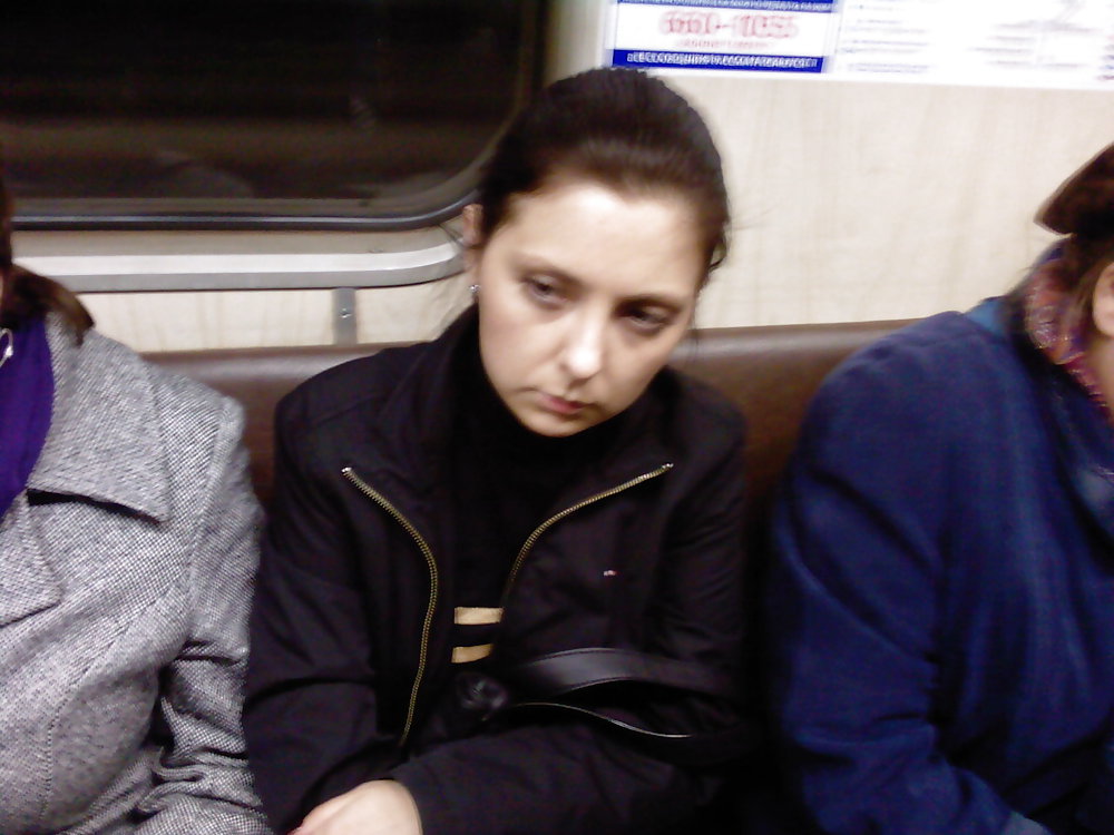 Bellezas del metro
 #10190419