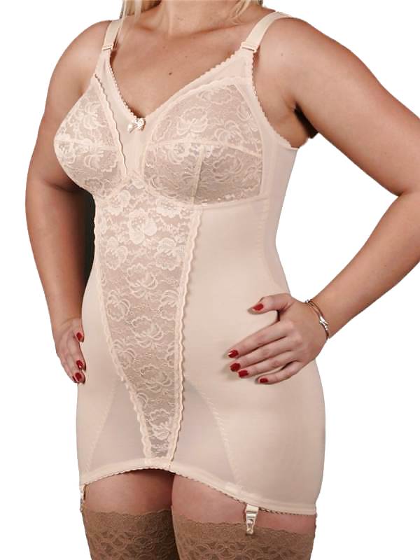 Fajas, calzoncillos, corsés
 #18098874