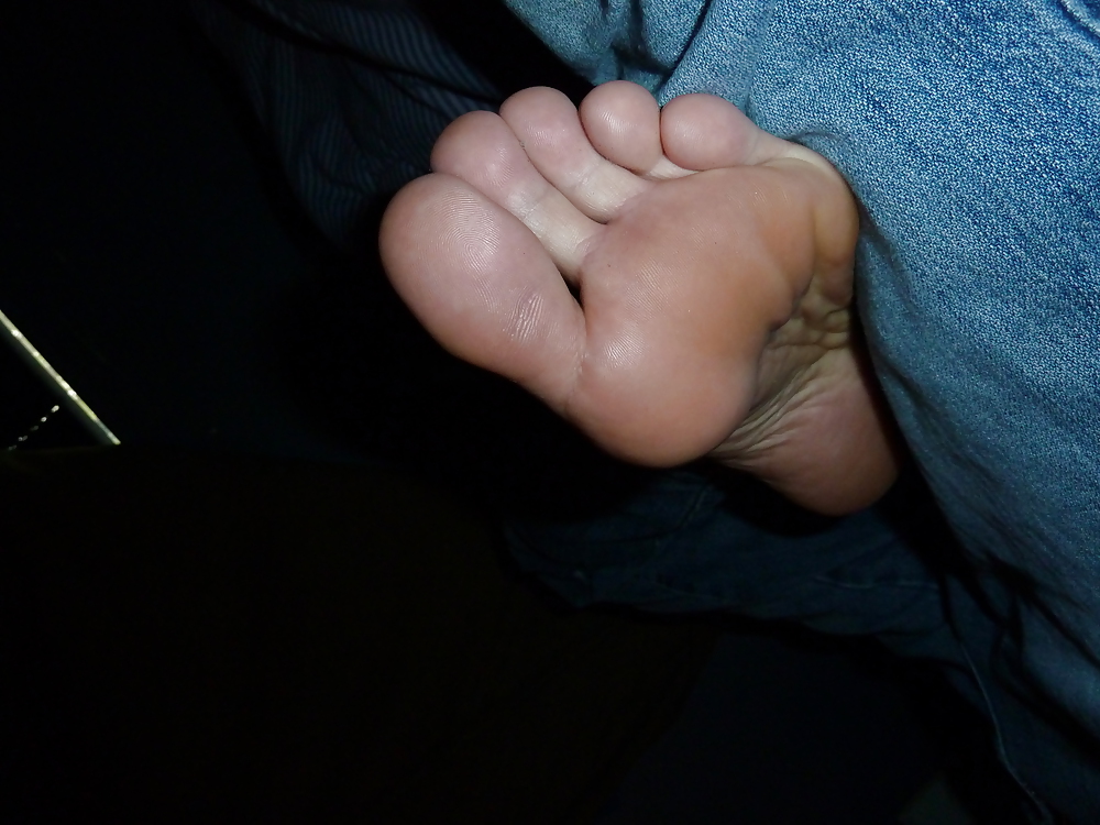 PRETTY FEET #9330379