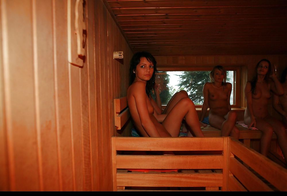 Nackte Mädchen Gruppen 29 - Sauna Mädchen #20109815