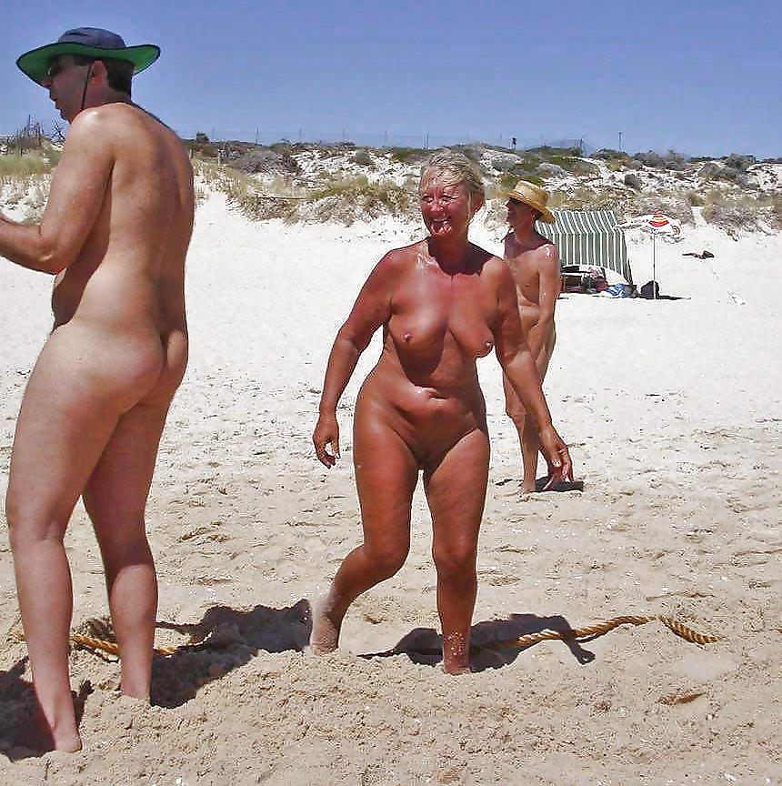 Playa desnuda 4.
 #1529367