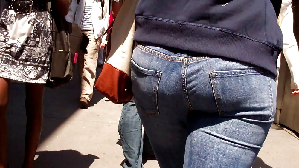 Chiappe e culo in jeans per l'amore di guardare
 #5203946