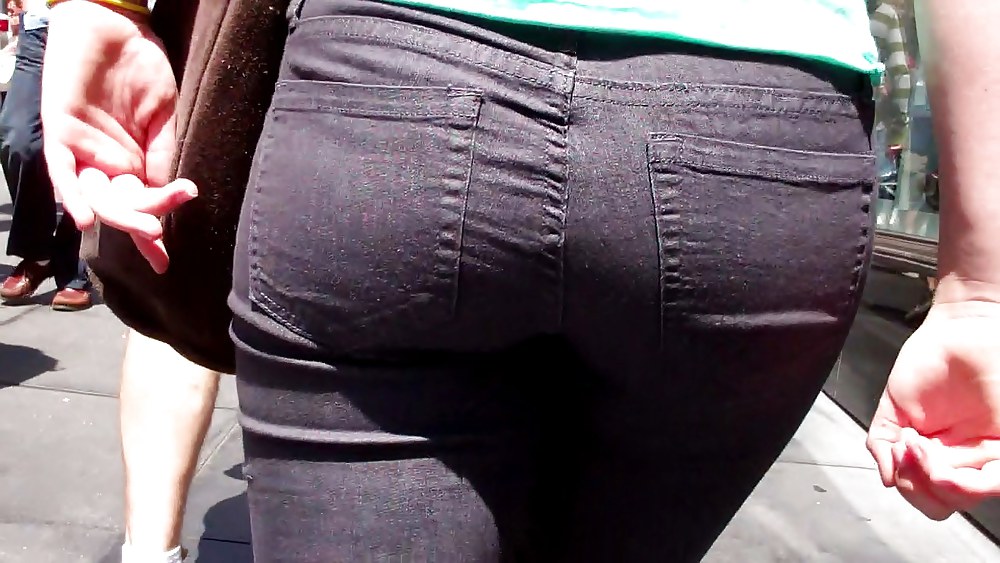 Chiappe e culo in jeans per l'amore di guardare
 #5204113