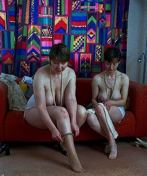 Manos que ayudan, etc.
 #22702352