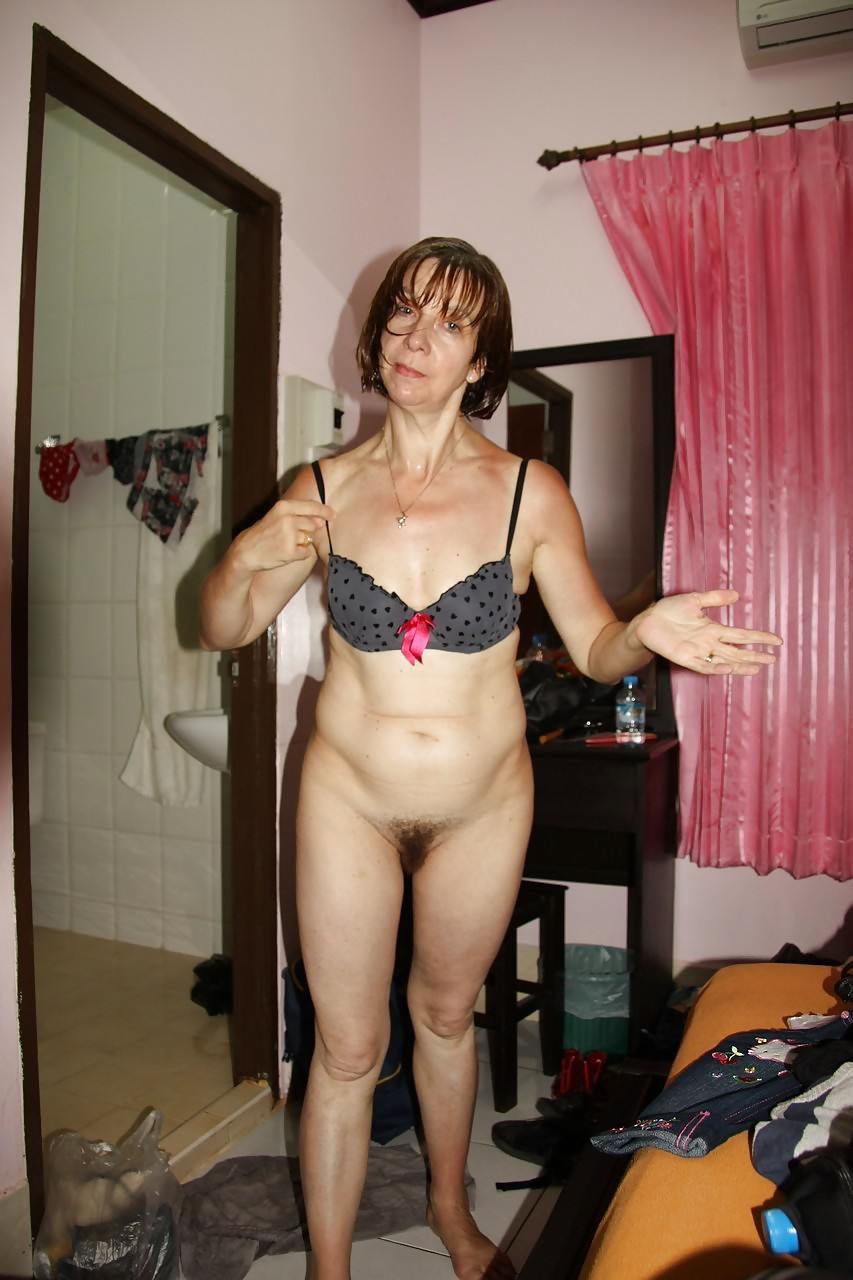 French mature bottomless #20105447