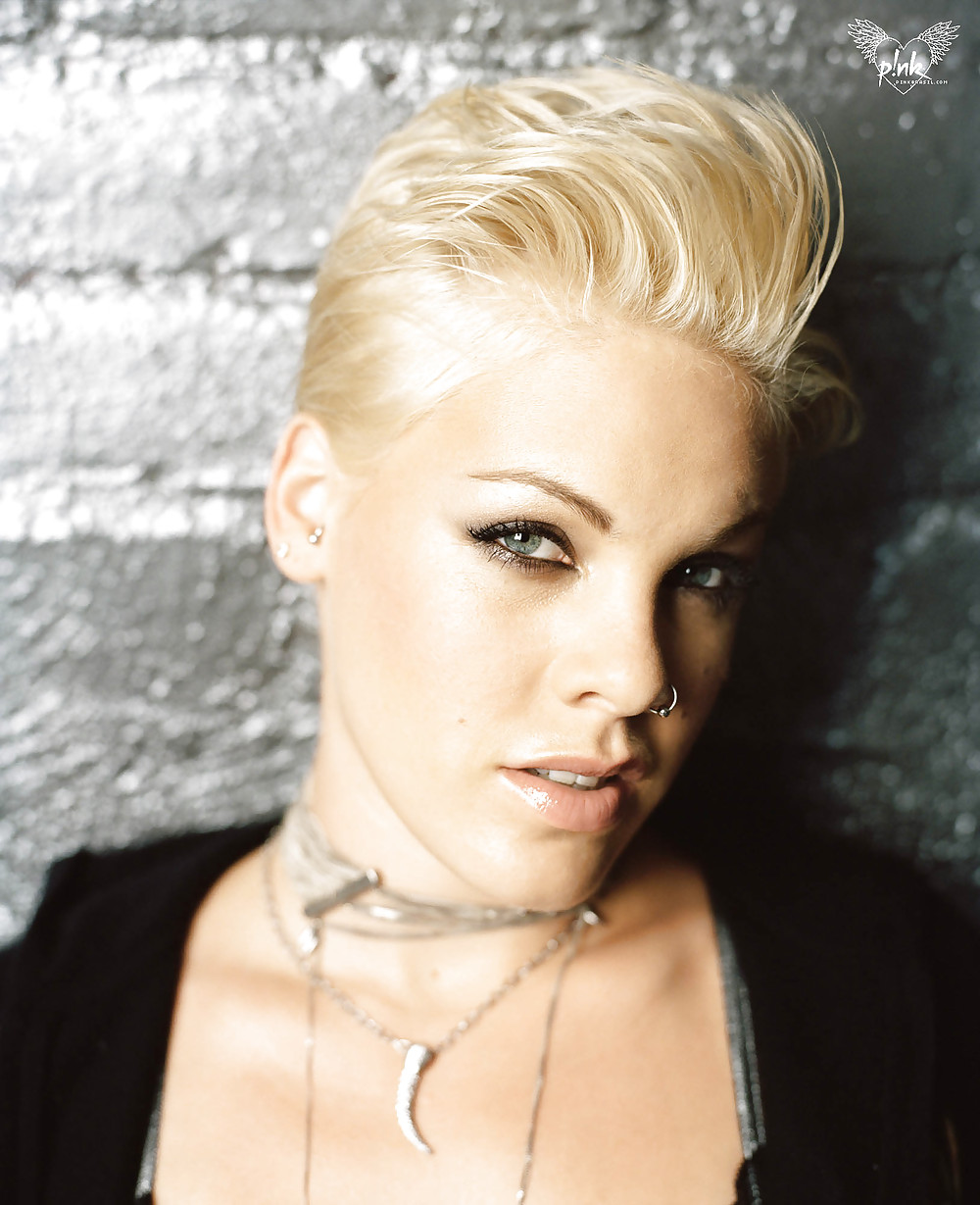 P!NK - want to be her slave #5466331