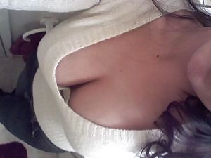 曲線を持つ太いラテン系の乳房
 #18563527