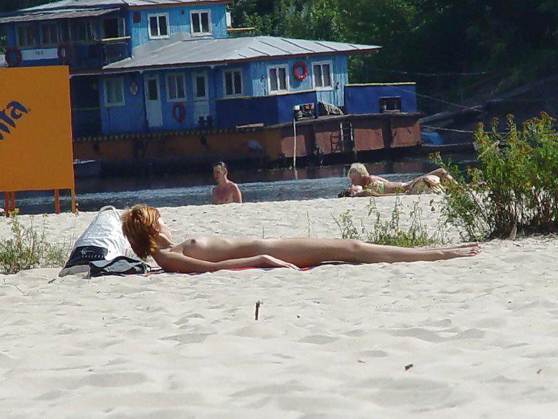Spiaggia nudista adolescenti
 #505141