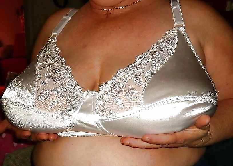 Big bras on mature women 4 #15941801